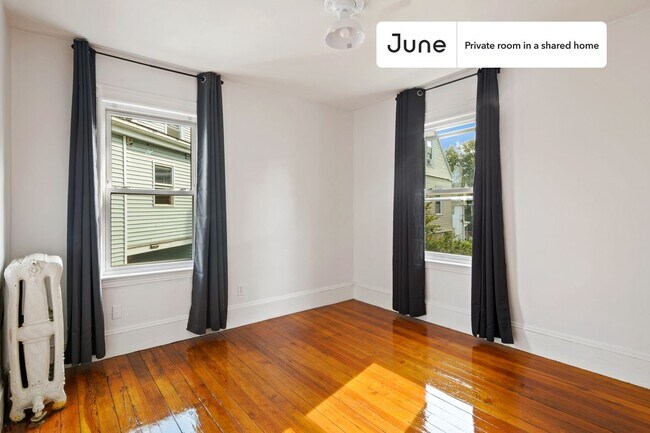 Building Photo - Room in Shared 6 bed/2 bath home in Allston