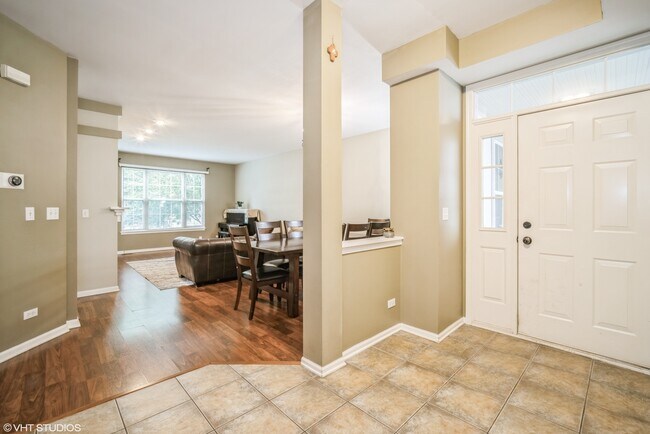 Foto del edificio - 414 Shadow Creek Dr