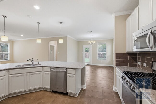 Building Photo - 4906 Madrid Dr