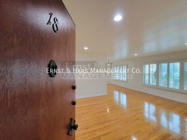 Building Photo - Beautiful 2 Bedroom 2 Bath Bluff Heights C...