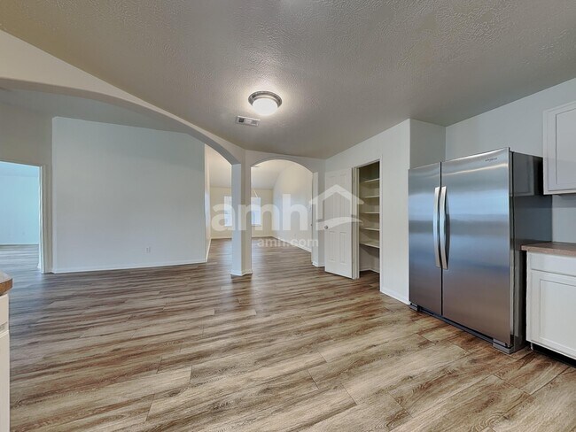 Foto del edificio - 2518 Halstead Dr