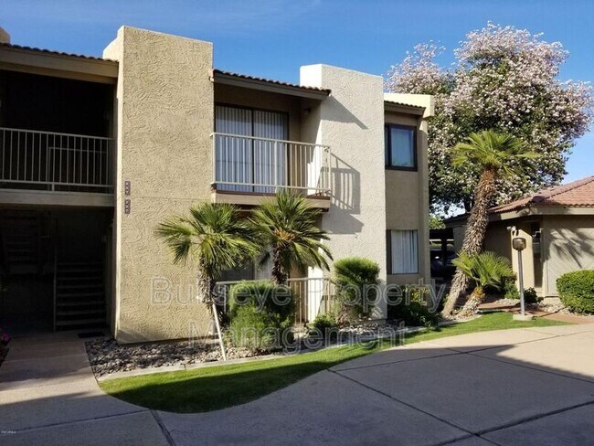 Building Photo - 1111 E University Dr