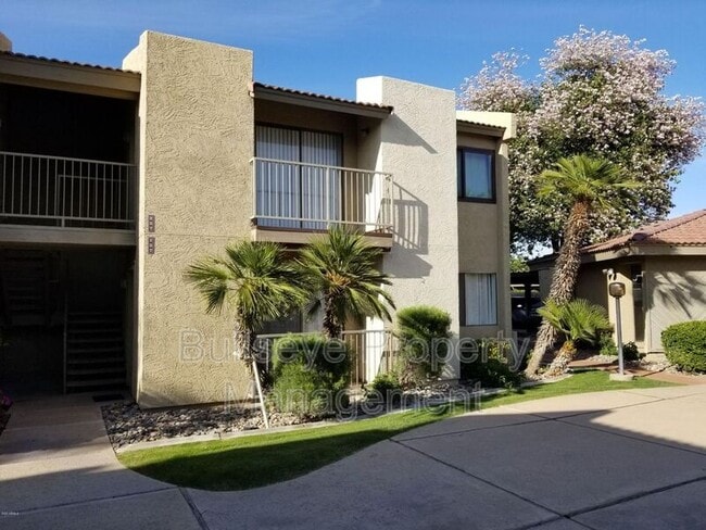 Building Photo - 1111 E University Dr
