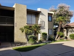 Building Photo - 1111 E University Dr