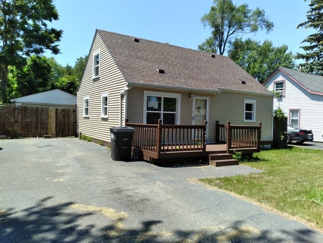 Building Photo - 14424 Cornell St