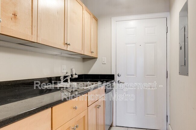 Foto del edificio - 1321 1/2 E. Main St.