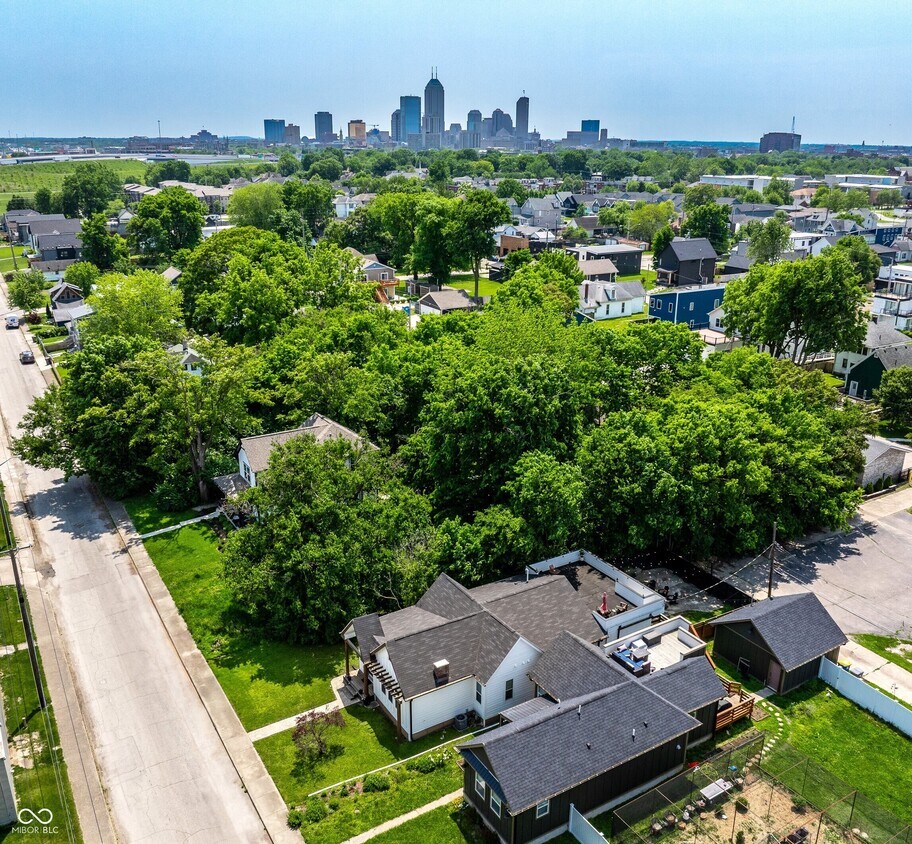 Foto principal - 1818 N Cornell Ave