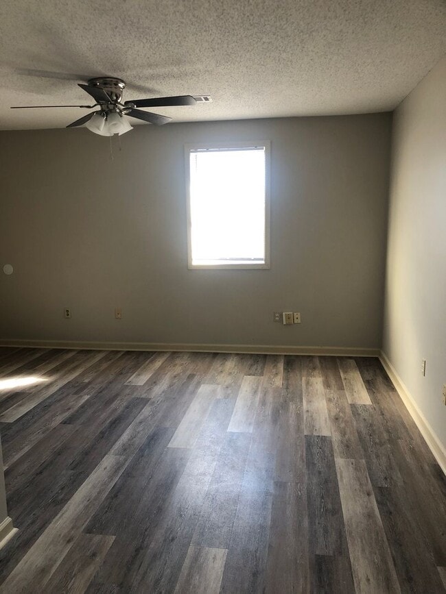 Foto del edificio - Downtown 2 Bedroom Apartment