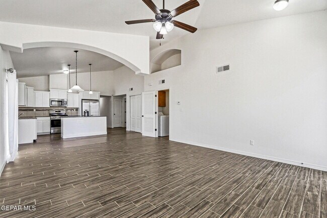 Foto del edificio - 13659 Everingham St