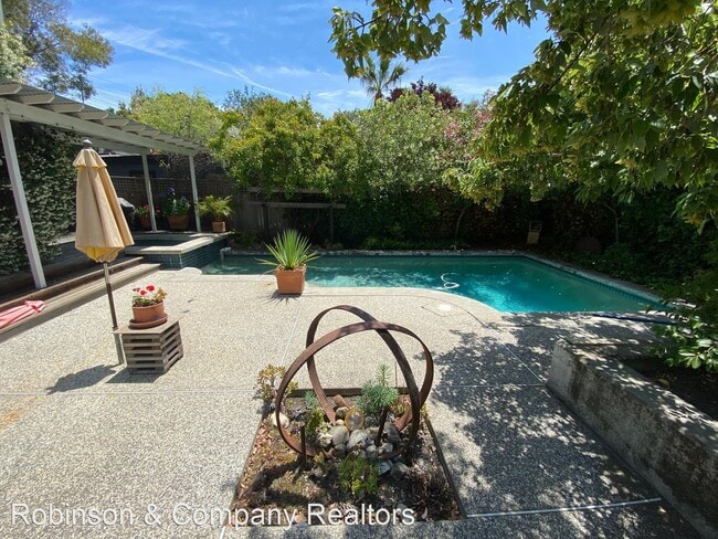 Building Photo - 3 br, 2 bath House - 261 Vine Street