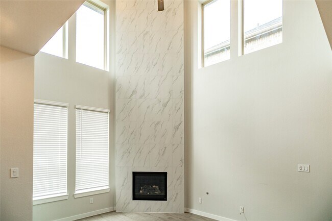 Building Photo - 6526 Bramble Cv Ln