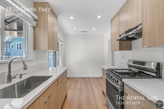 Foto del edificio - 1810 Santa Ynez St
