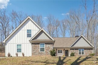 Building Photo - 40 Oak Forest Dr