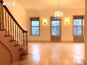 Building Photo - 25 W 70th St