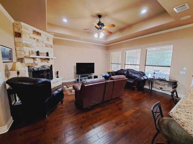 Foto del edificio - Stunning 4 beds 3 baths in Georgetown