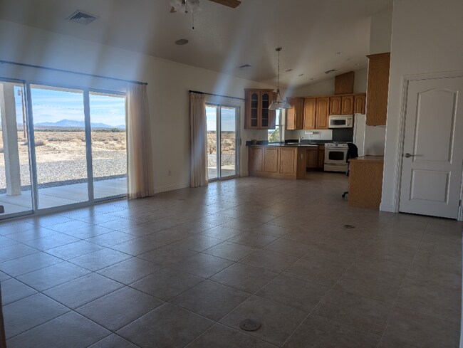 Foto del edificio - 3801 Malibou Ave