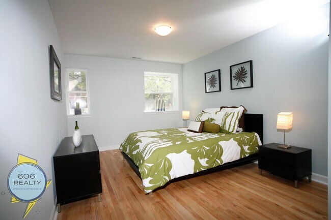 Foto del edificio - 6954 N Greenview Ave