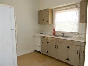 Building Photo - Studio, 1 bath Apartment - 1009 E. 2nd St