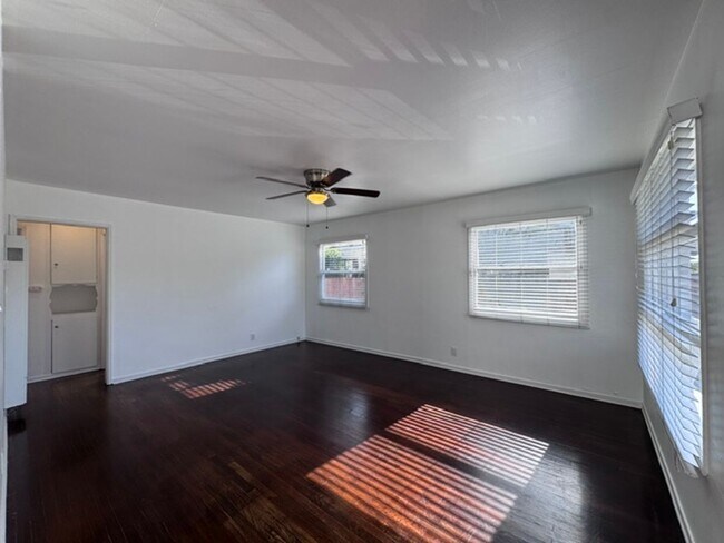 Foto del edificio - Charming North Long Beach Home