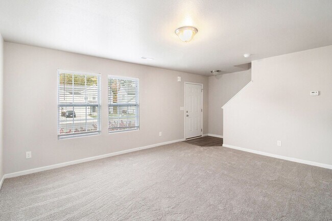 Building Photo - Newer Home near Outstanding Schools!