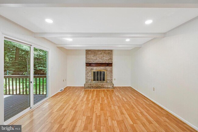 Foto del edificio - 2305 Acton Dr