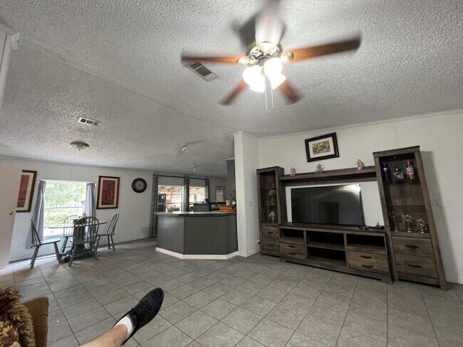 Foto del edificio - 5135 N Western Dr