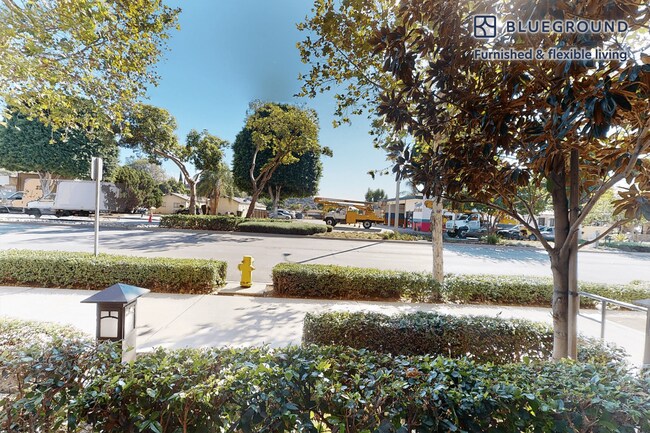 Foto del edificio - 121 E. Route 66-SI FL3-ID8105A