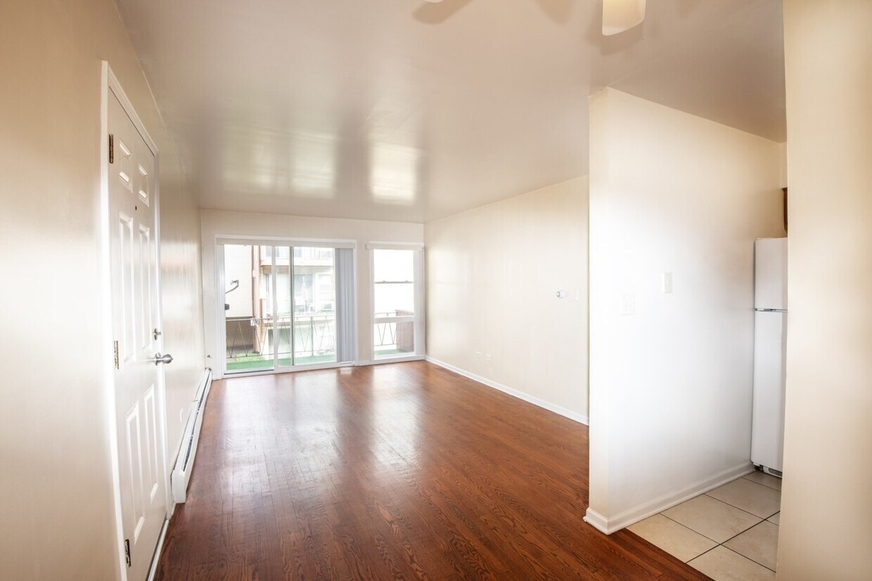 605 N Wolf Rd Unit B8, Hillside, IL 60162 Condo for Rent in Hillside