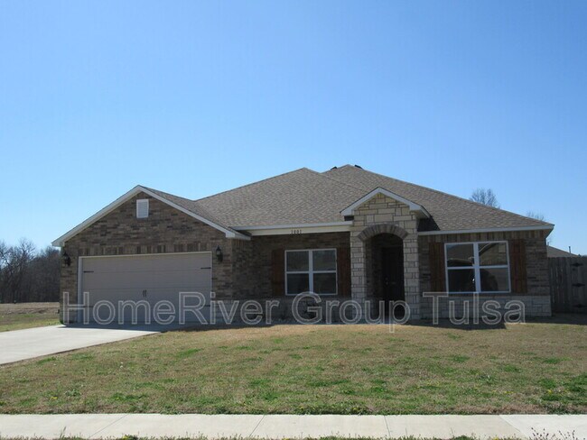 Building Photo - 1001 Colhurst Ln