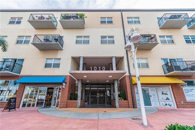 Foto del edificio - 1010 Central Ave