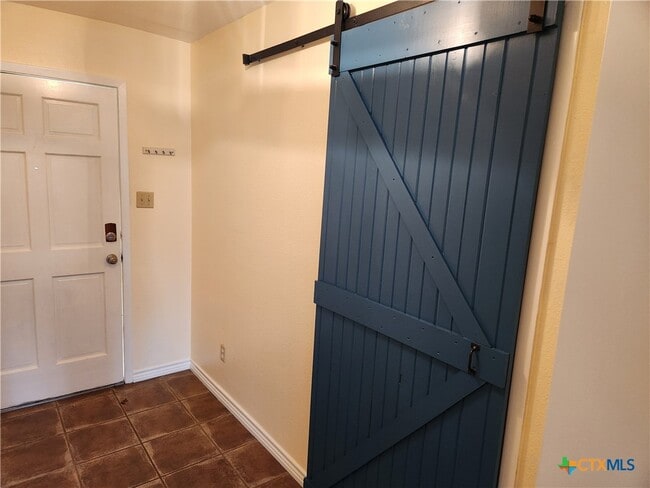 Foto del edificio - 1015 Old Mill Rd