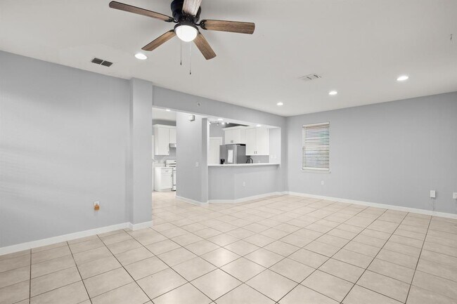 Foto del edificio - 7617 Bennett Ave