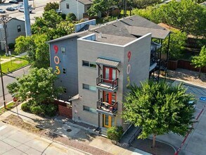 Building Photo - 903 Fannin St