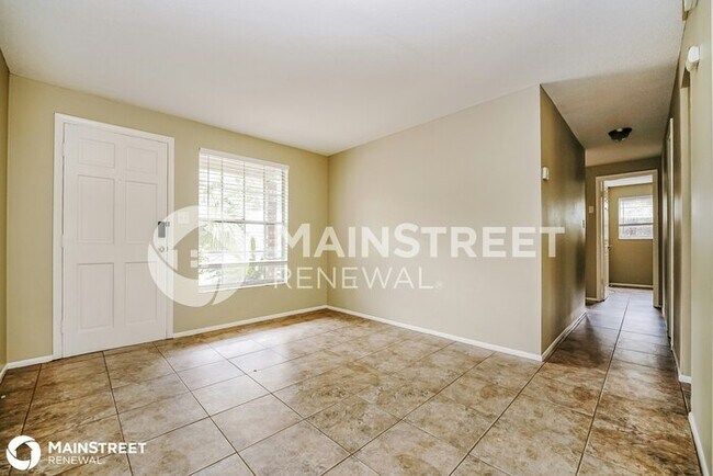 Foto del edificio - 737 S Stone St, De Land, FL 32720