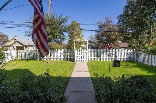 Foto del edificio - 1509 Treadwell St