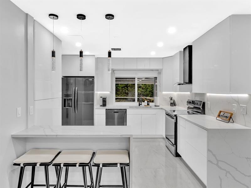 Foto principal - 4925 Polk St
