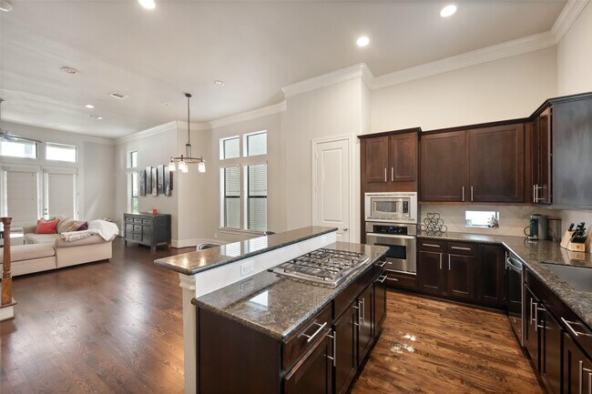 Building Photo - 1629 Upland Lakes