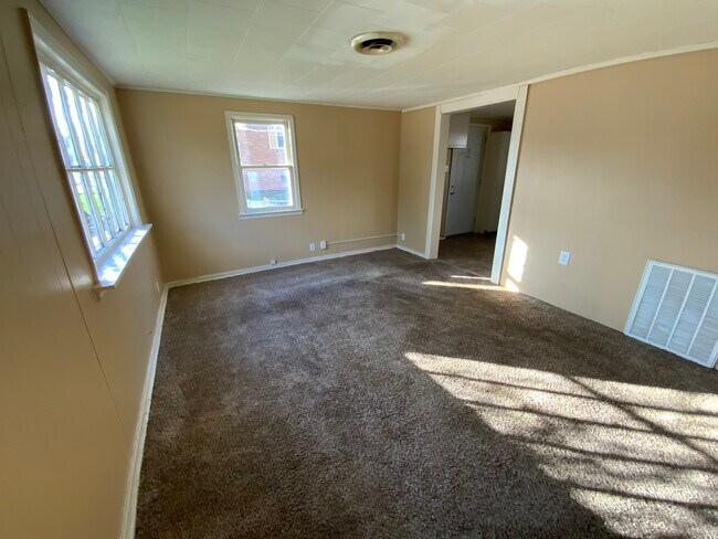 Foto del edificio - 203 W English St