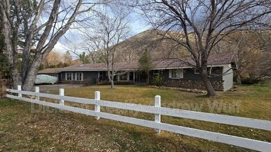 Building Photo - 22882 Carriage Dr