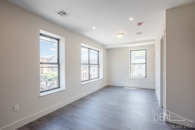 Building Photo - 1578 Union Street #3B2R