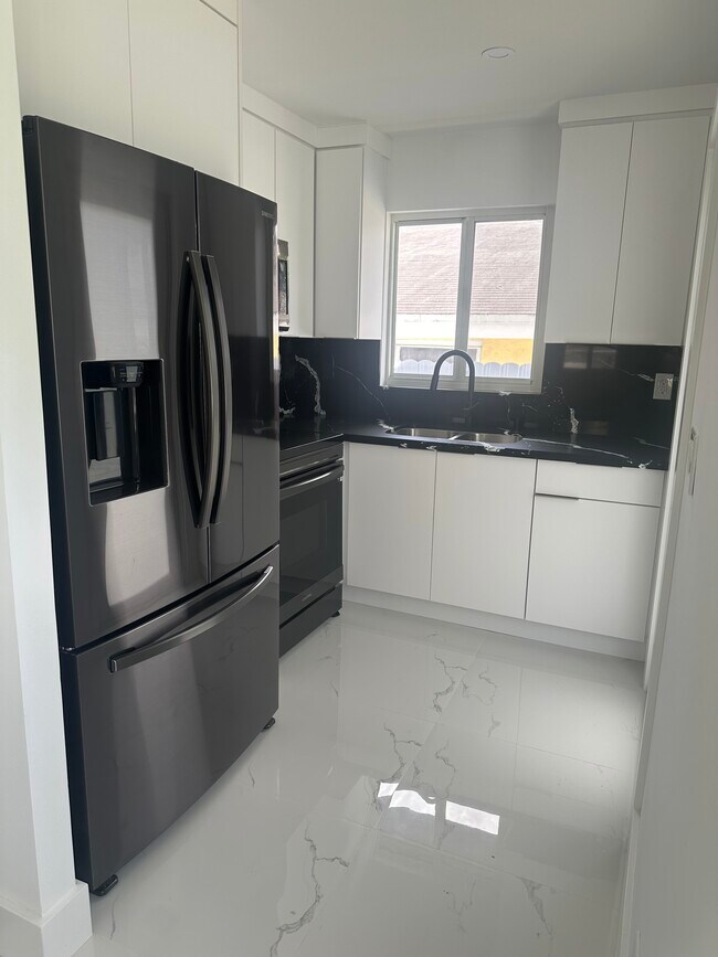 Foto del edificio - 316 N 61st Ave
