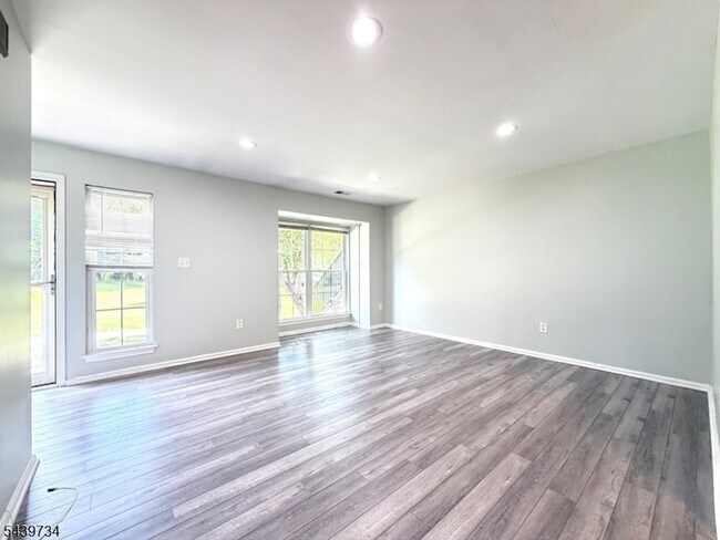 Foto del edificio - 511 Dunn Cir