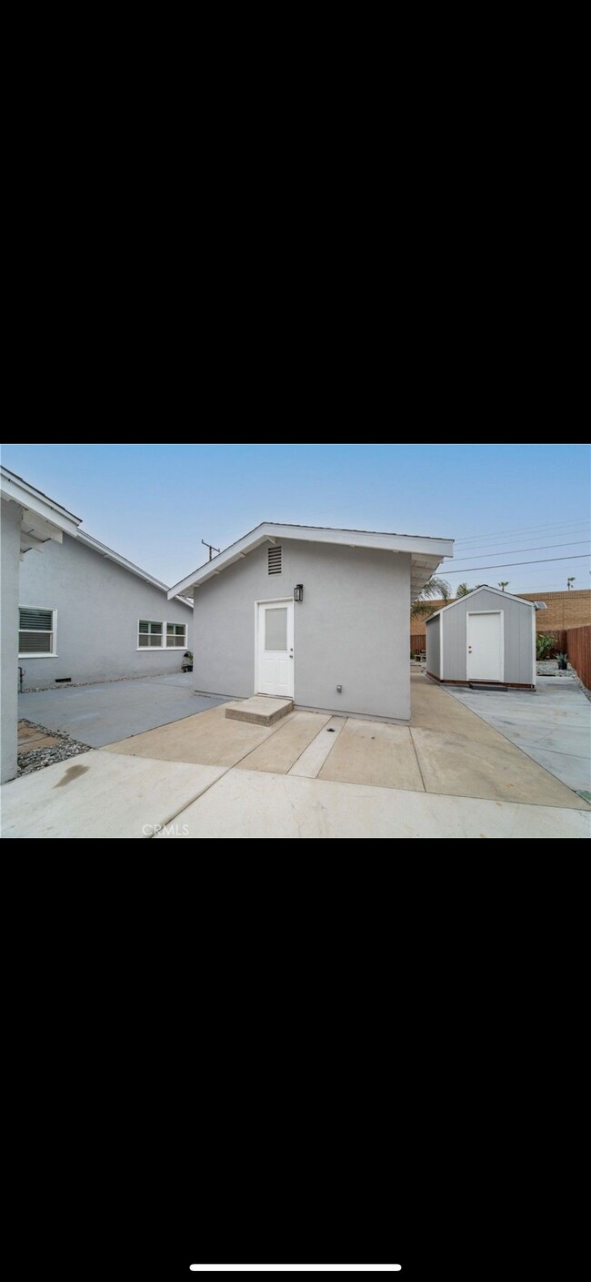 Building Photo - 1560 N Helen Ct