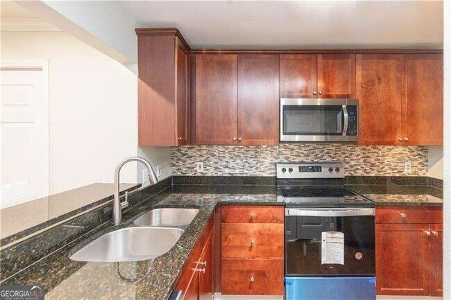 Foto del edificio - 2657 Lenox Rd NE