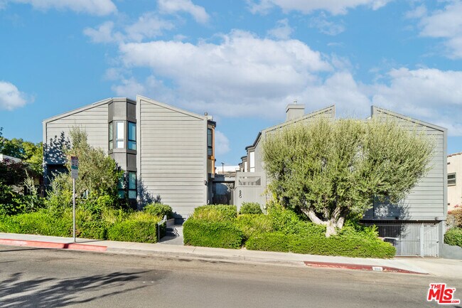 Foto del edificio - 880 Hilldale Ave