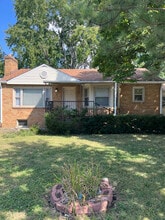 Building Photo - 83 S Lynhurst Dr