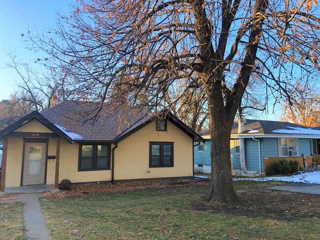 Building Photo - 2518 S 46th Ave