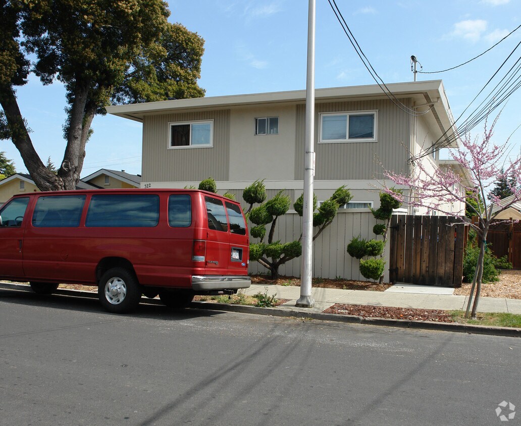 Foto del edificio - 322 N Claremont St
