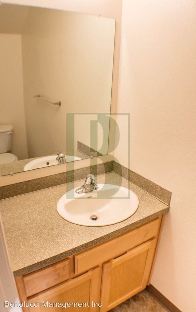 Building Photo - 3 br, 2.5 bath  - 1444 Falcon Loop