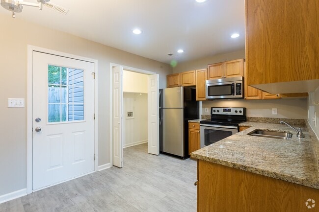 Building Photo - 220 Halo Dr
